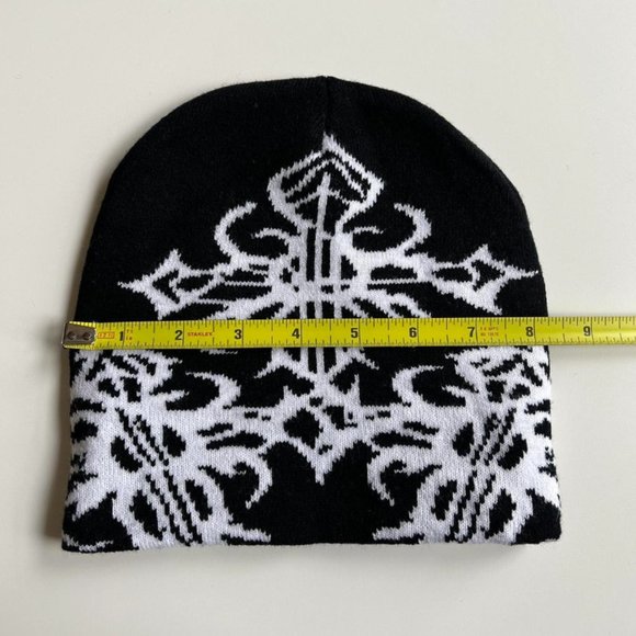Y2K 2000s grunge gothic punk cross cozy black and white beanie - Picture 6 of 8